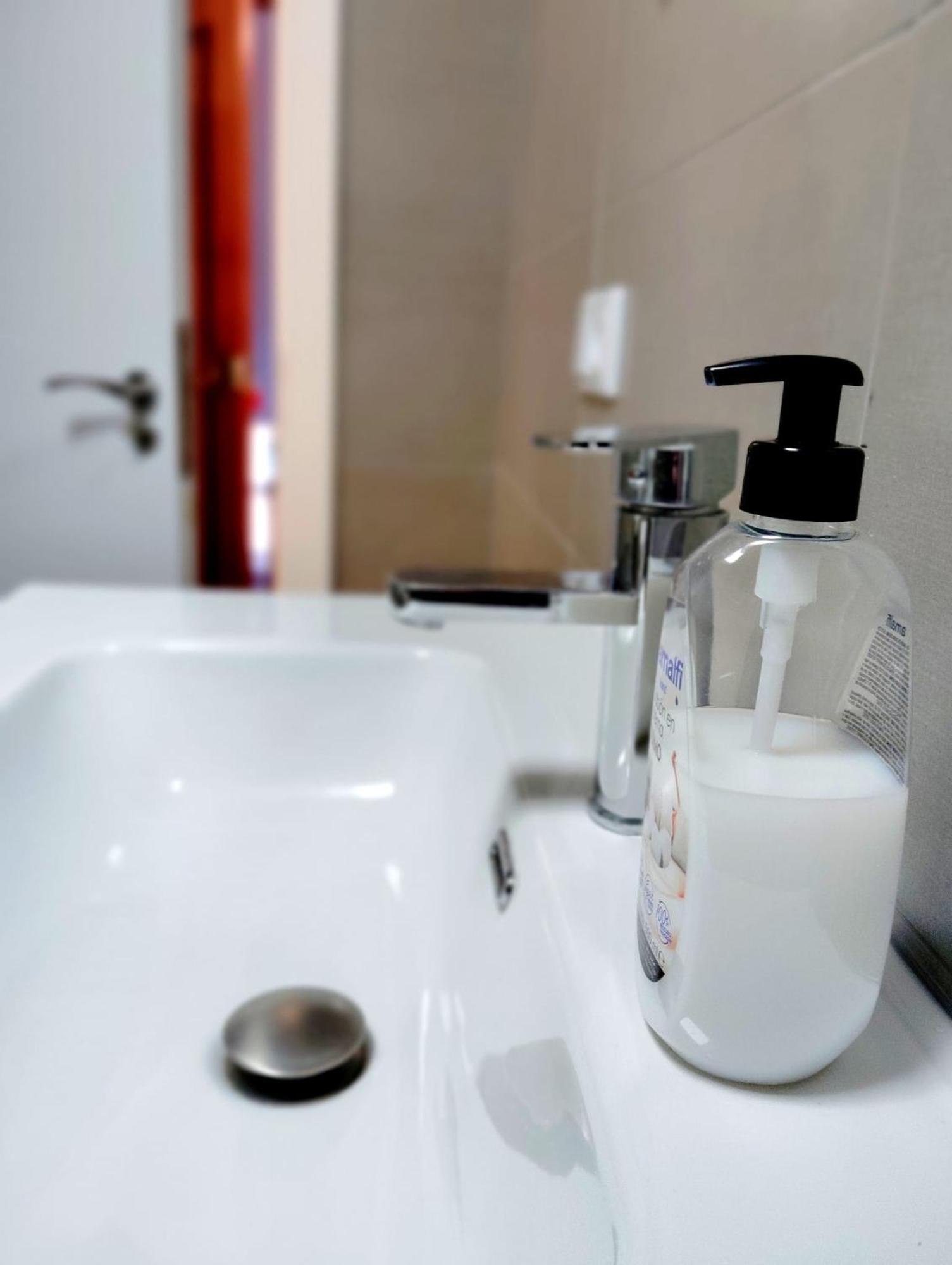 Piso Compartido Cerca Corteingles Jaen Bagian luar foto