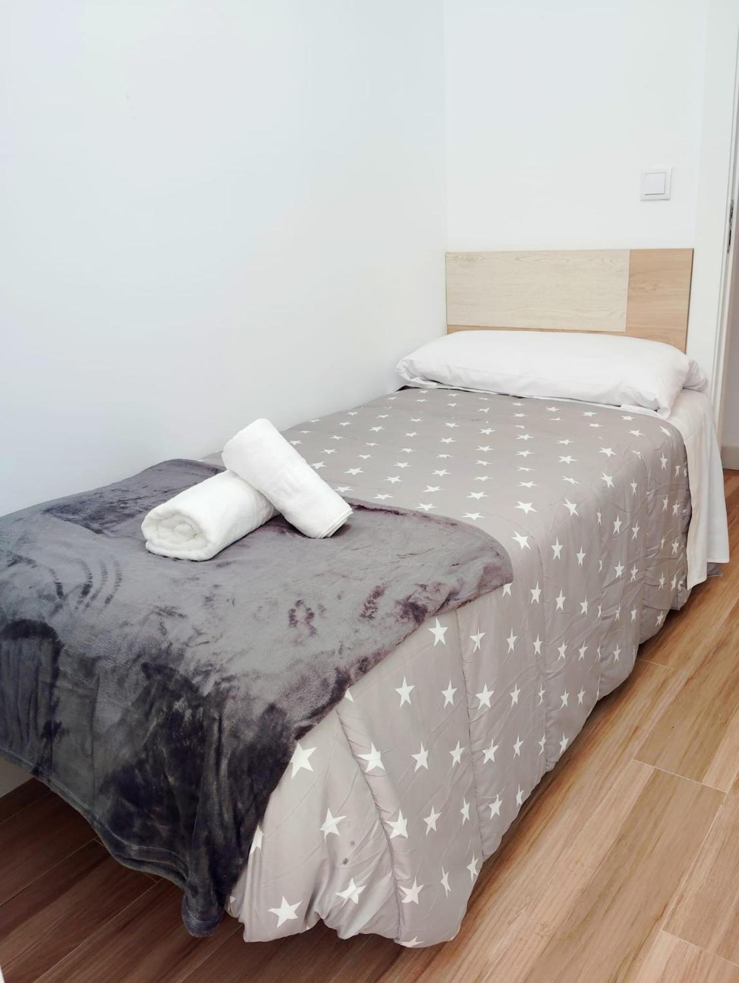 Piso Compartido Cerca Corteingles Jaen Bagian luar foto